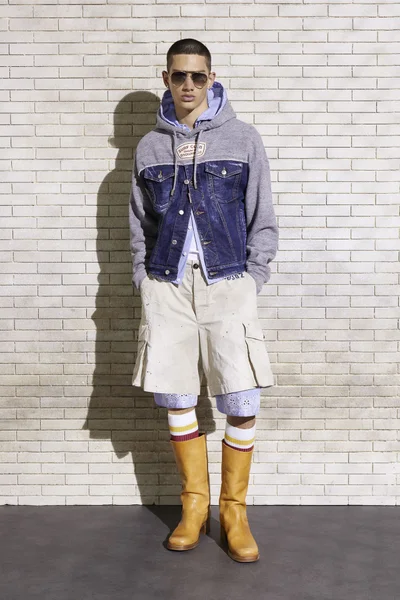 Look 15